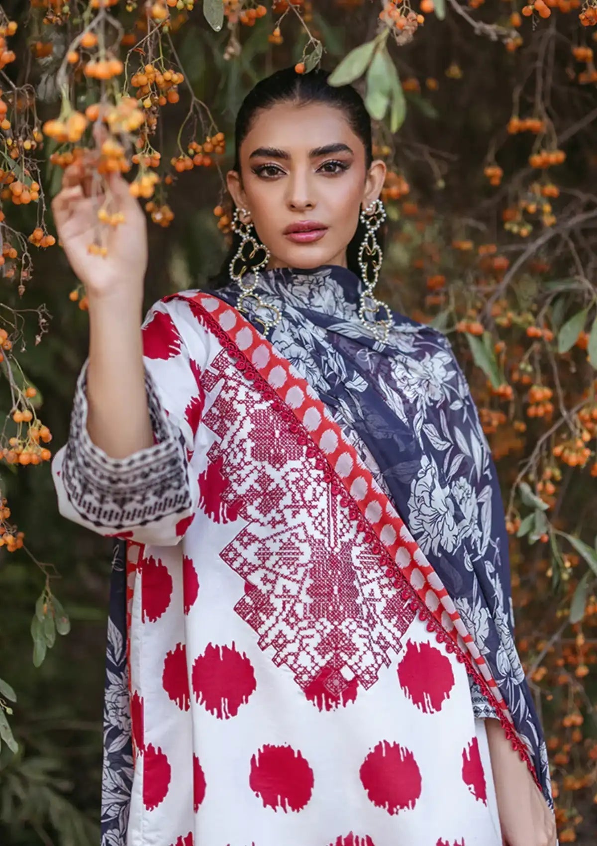 LAWN 3PC Allover Lawn Digital Print Suit (Embroidered Sleeves patch) EMBROIDERED D-LACE) Same Print Dupatta & Trouser D-1588