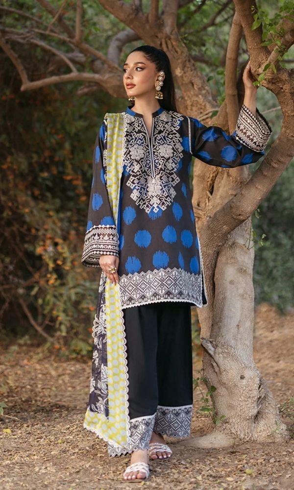 LAWN 3PC Allover Lawn Digital Print Suit (Embroidered Sleeves patch) EMBROIDERED D-LACE) Same Print Dupatta & Trouser D-1577