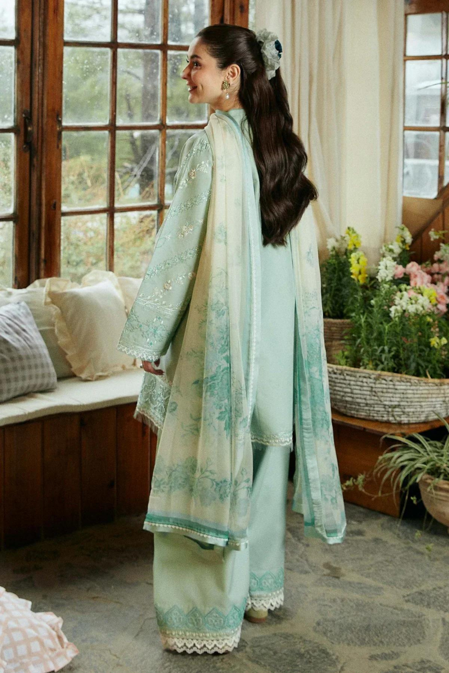 LAWN 3PC EMBROIDERED SHIRT PLAIN TROUSER (D-PATCH ) monar printed DUPATA D-504