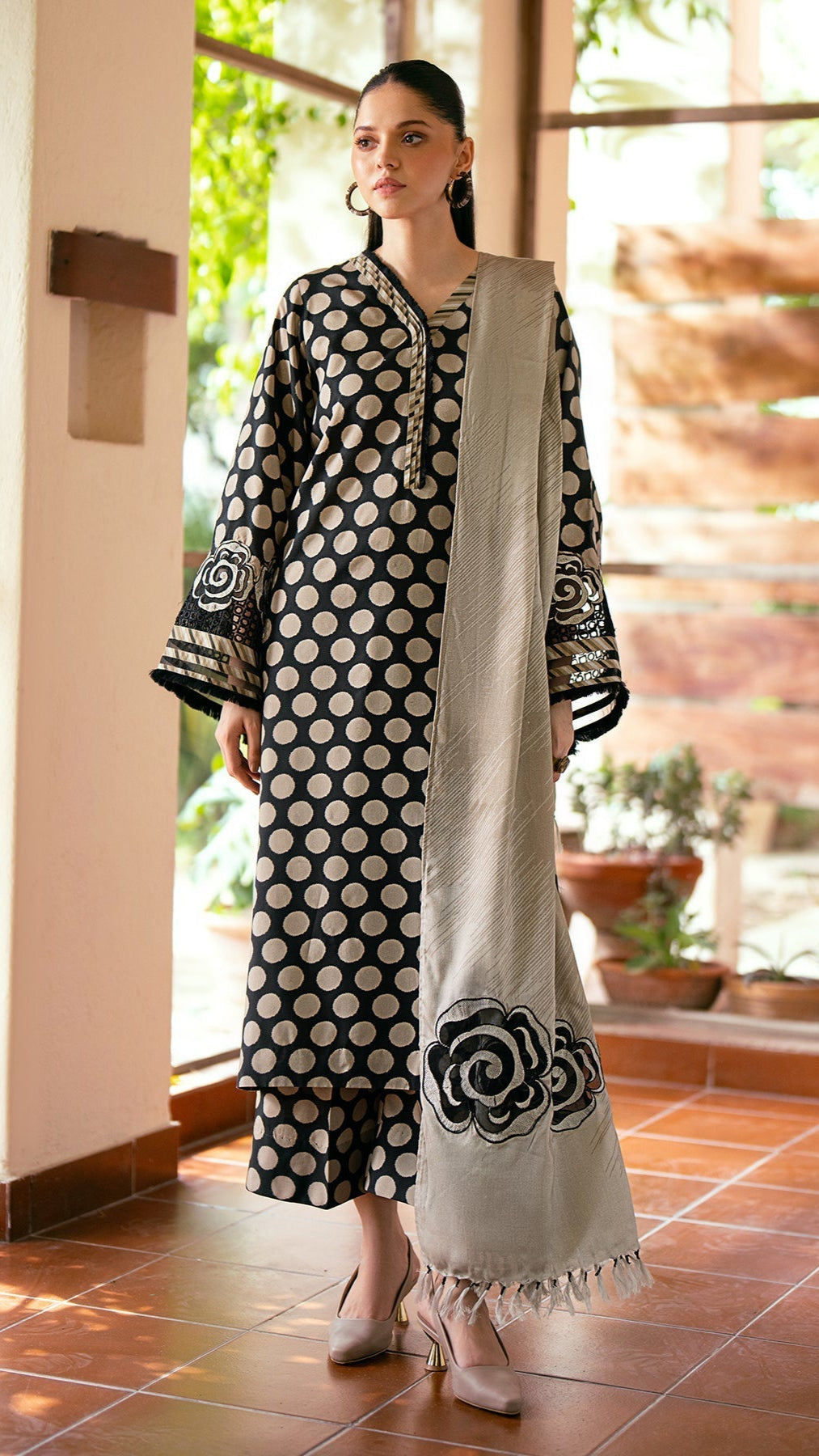 LAWN 3PC Allover Lawn Digital Print Suit (Embroidered Sleeves patch) EMBROIDERED D-LACE) Same Print Dupatta & Trouser D-1519