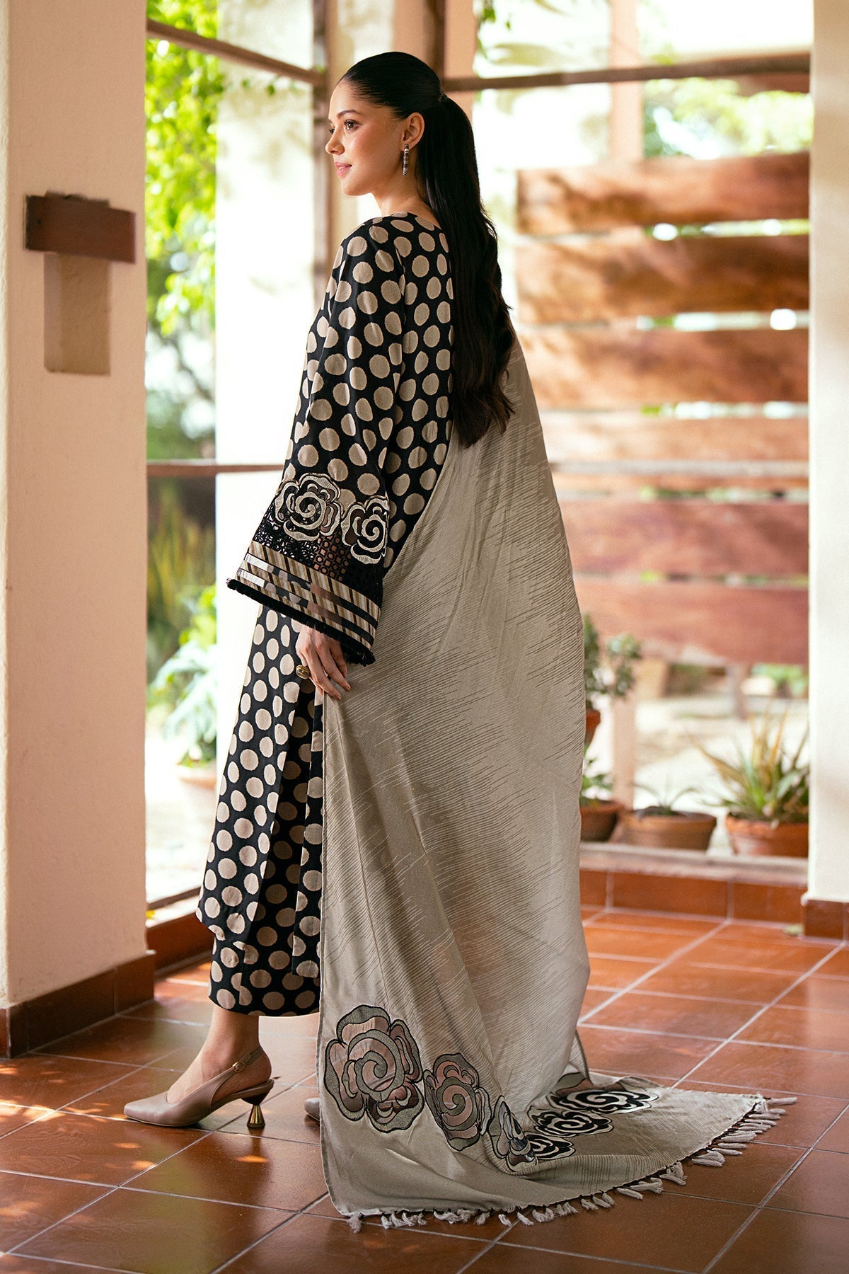 LAWN 3PC Allover Lawn Digital Print Suit (Embroidered Sleeves patch) EMBROIDERED D-LACE) Same Print Dupatta & Trouser D-1519