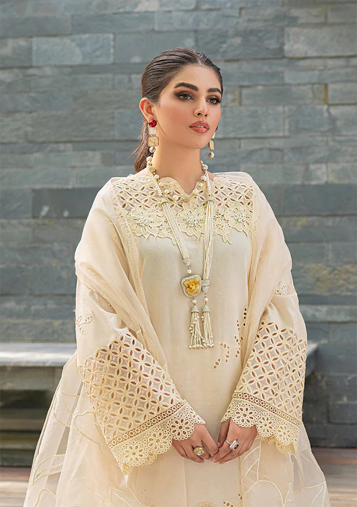 EMBROIDERED 3PC LAWN DRESS WITH EMBROIDERED ORGANZA DUPATTA 109
