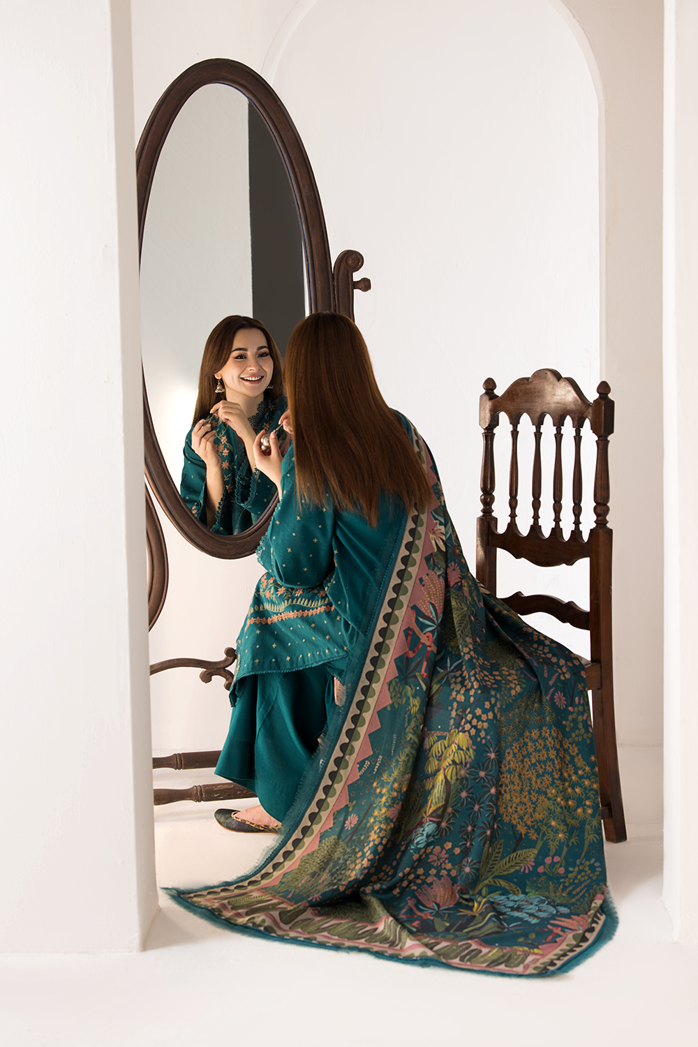 3PC LAWN EMBROIDERED SHIRT PLAIN TROUSER (D-LACE) MANAAR PRINTED DUPATA 6266-A