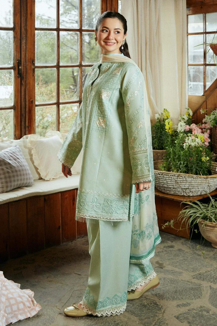 LAWN 3PC EMBROIDERED SHIRT PLAIN TROUSER (D-PATCH ) monar printed DUPATA D-504