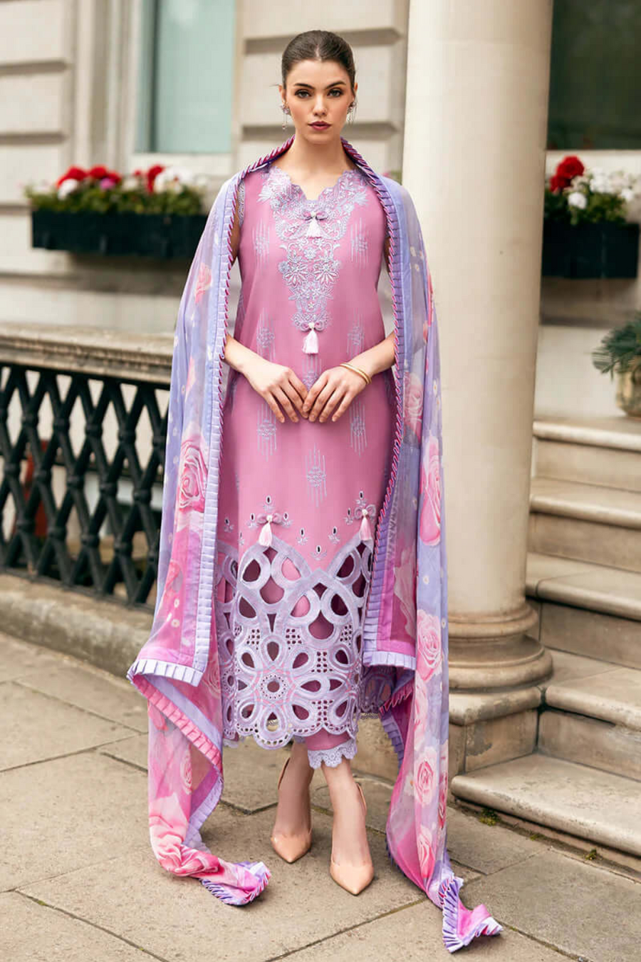 LAWN 3PC EMBROIDERED SHIRT PLAIN TROUSER (D-PATCH CUTTWORK ) PRINTED DUPATA D-514