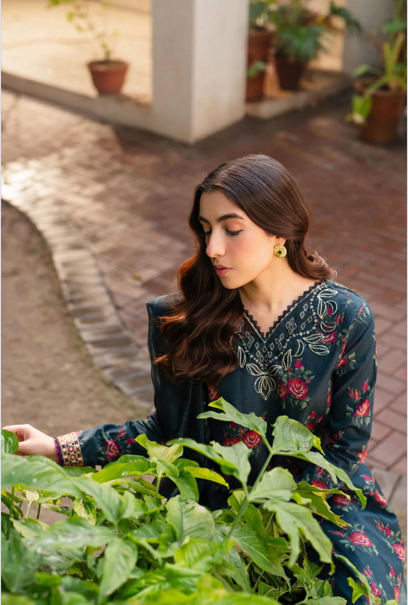 KHADDAR 3PC PRINTED UNSTITCHED ALLOVER 909-RR