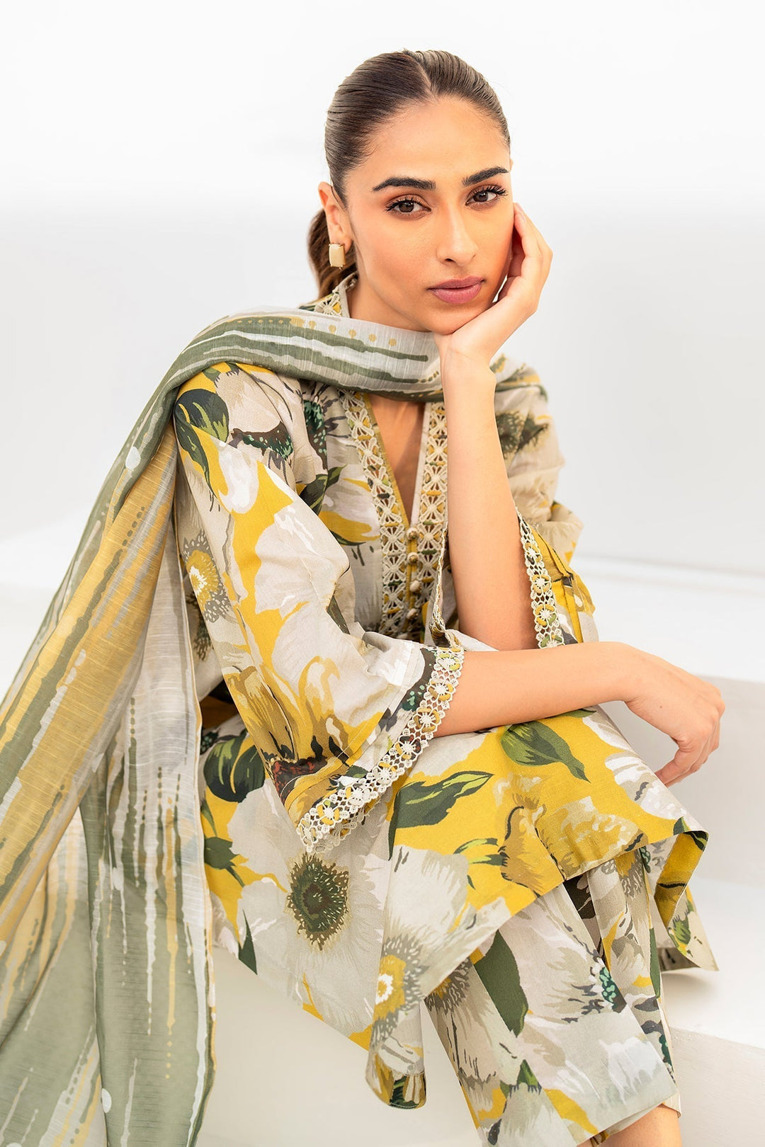 LAWN 3PC Allover Lawn Digital Print Suit (Embroidered Sleeves patch) EMBROIDERED D-LACE) Same Print Dupatta & Trouser D-1529