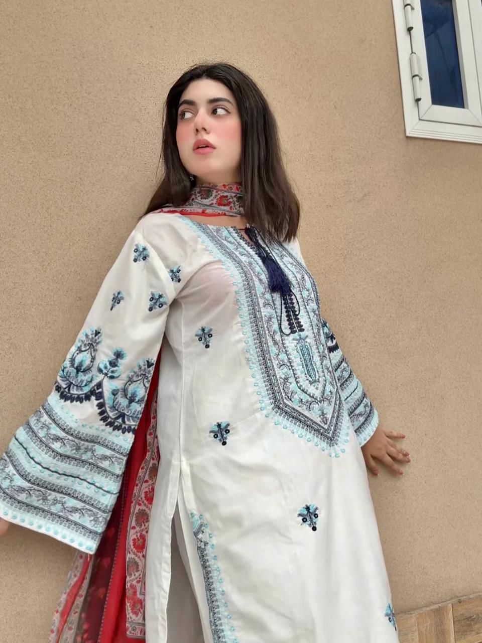 LUXURIOUS 3PC HEAVY EMBROIDERED SUIT WITH DIGITAL PRINTED PASHMINA SHAWL